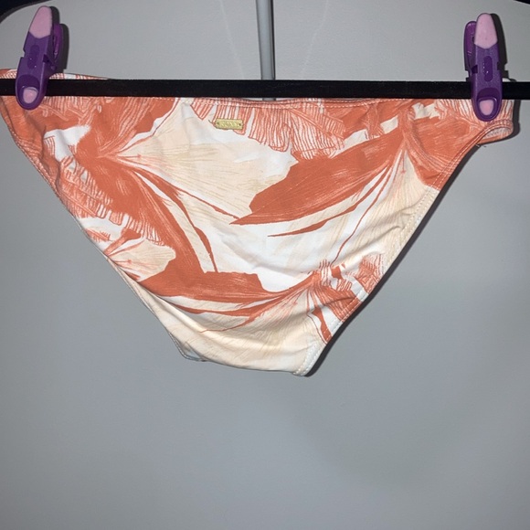 Roxy Bikini - Picture 5 of 6